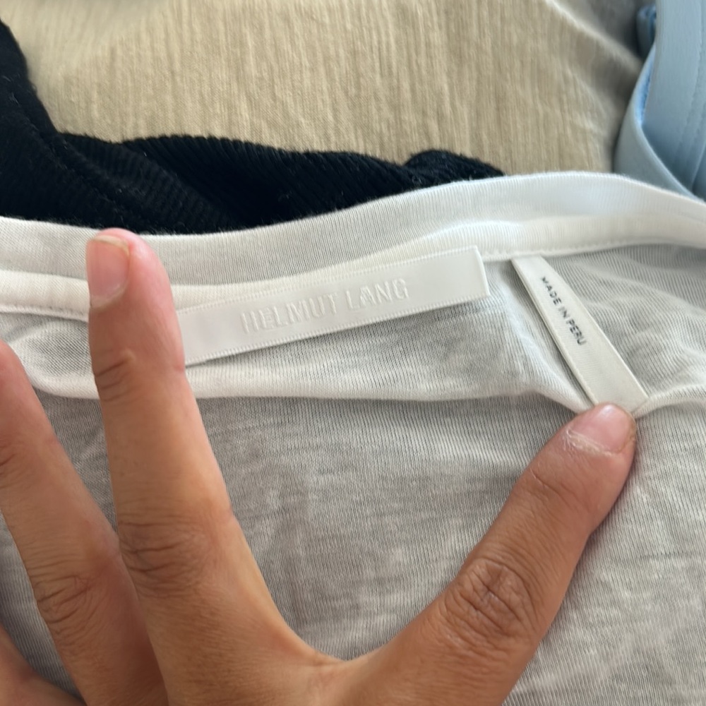 Super soft v neck tee - Picture 2 of 3